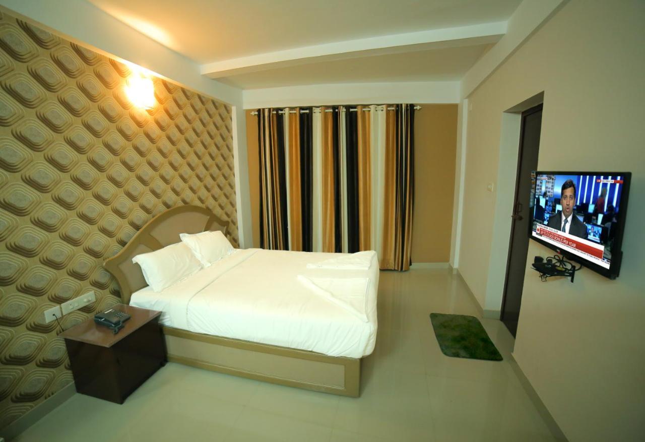 Hotel Falcon Thiruvananthapuram Exterior photo